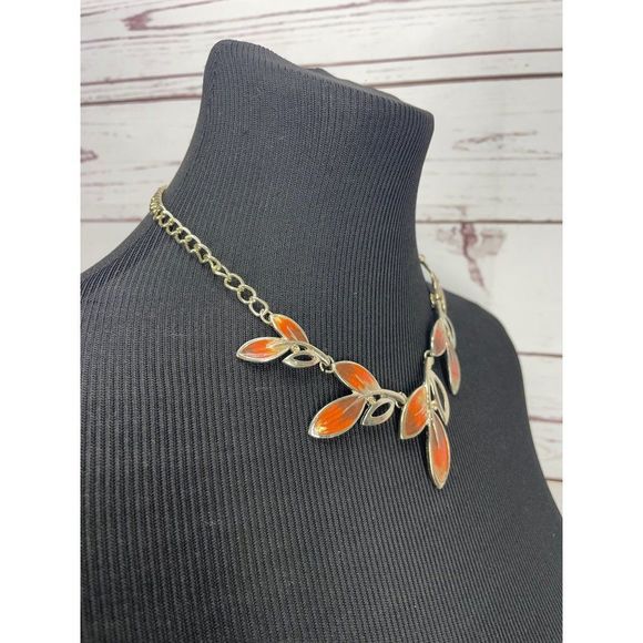 Vintage 70s Variegated Auburn Mahogany Silver Gold Tone Enamel Leaf Necklace - Picture 5 of 7